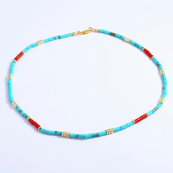 Emmy Turkuaz ve Mercan Kolye