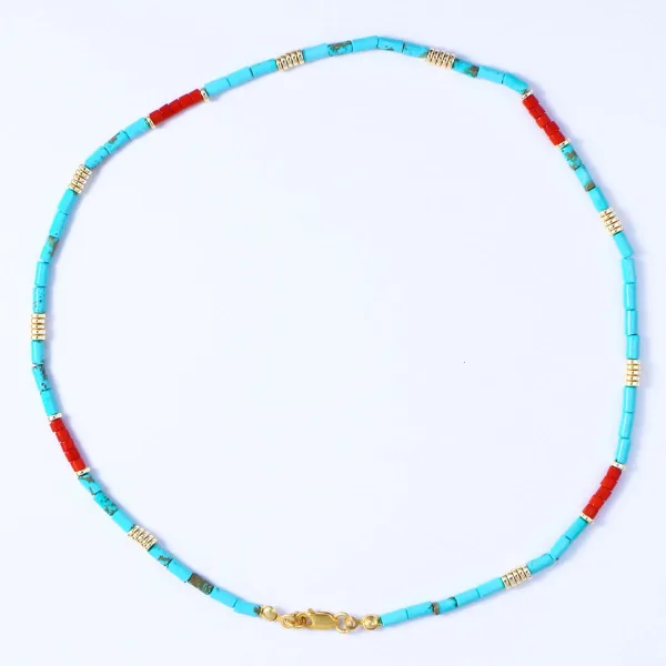 Emmy Turkuaz ve Mercan Kolye